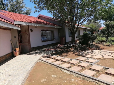 4 Bedroom House For Sale in Elandsfontein