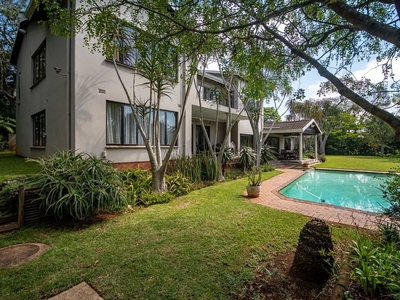 6 Bedroom House For Sale in Kloof