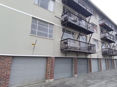 2 Bedroom apartment rented in Essenwood, Durban