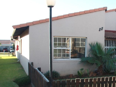 2 Bedroom townhouse - sectional for sale in Elspark, Germiston