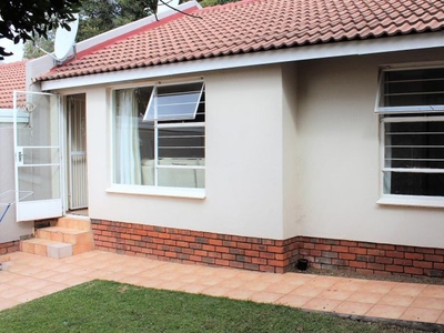2 Bedroom townhouse - sectional for sale in Magaliessig, Sandton