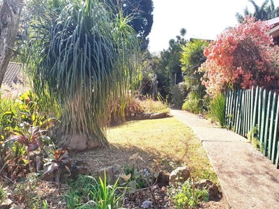 2 Bedroom townhouse - sectional rented in Kloof