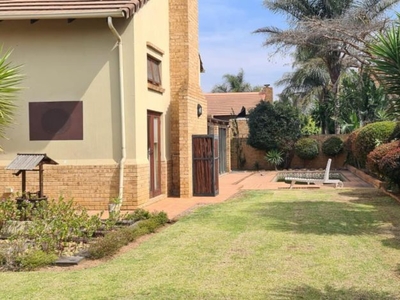 2 Bedroom townhouse - sectional to rent in Willowbrook, Roodepoort