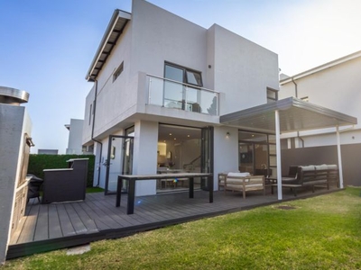 3 Bedroom duplex townhouse - freehold to rent in Bryanston, Sandton