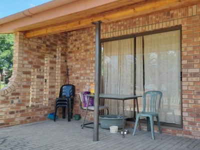 3 Bedroom house for sale in Acaciaville, Ladysmith