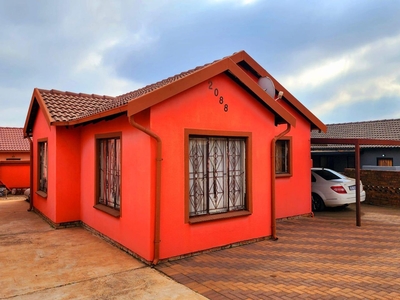 3 Bedroom House Sold in Mahube Valley