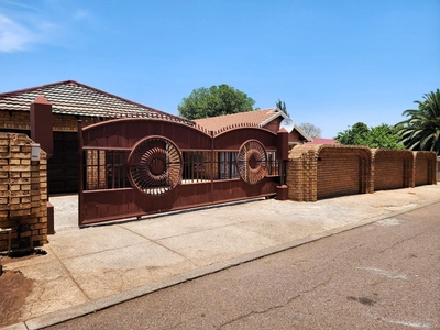 3 Bedroom House For Sale in Mamelodi Sun Valley