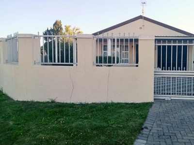 3 Bedroom house for sale in Ottery, Cape Town