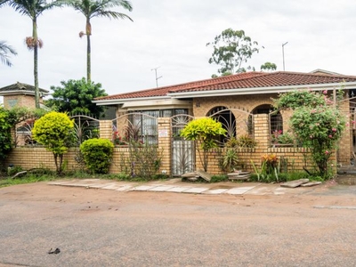 3 Bedroom house for sale in Westcliff, Chatsworth