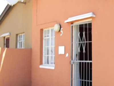 3 Bedroom house rented in Seawinds, Cape Town