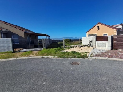 3 Bedroom house rented in Strandfontein