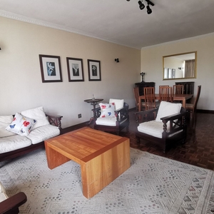 4 Bedroom Apartment in Parktown For Sale