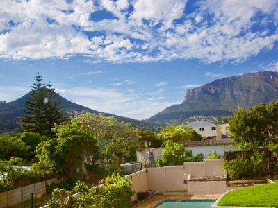 4 bedroom house for let in Hout Bay
