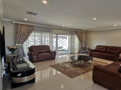 5 Bedroom duplex townhouse - sectional for sale in Mount Edgecombe North