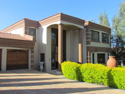 Beautiful family home in secure golf estate