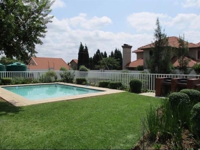 Cluster To Rent in Broadacres, Gauteng