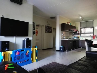 Flat-Apartment For Sale in Fourways, Gauteng
