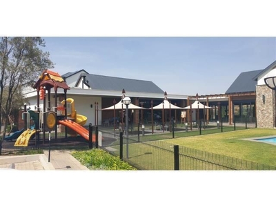 Flat-Apartment To Rent in Olivedale, Gauteng