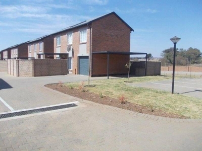 Flat-Apartment To Rent in Raslouw, Gauteng