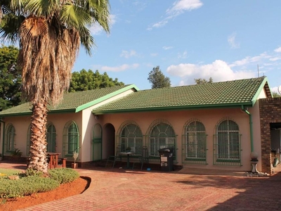 House For Sale in Dorandia, Gauteng