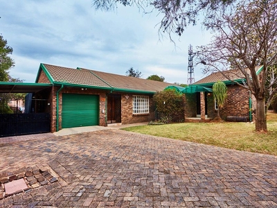 House For Sale in Elarduspark, Gauteng