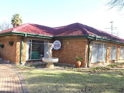 House For Sale in Miederpark, North West