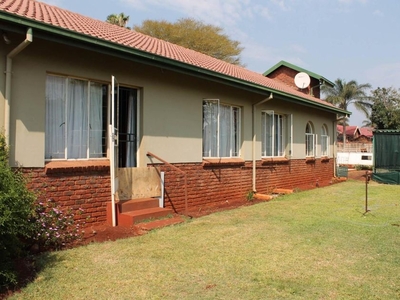 House For Sale in Theresapark, Gauteng