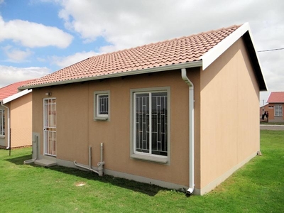 House in Savanna City For Sale