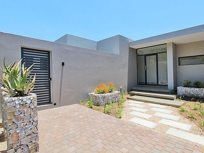House To Rent in Bryanston, Gauteng