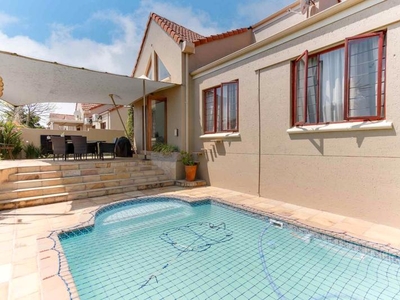 Stunning property in Annabella Complex - a true oasis in Barbeque Downs!