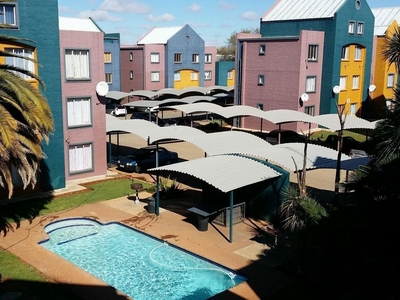 Townhouse For Sale in Kannoniers Park, North West