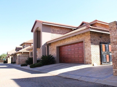 Townhouse For Sale in Mooivallei Park, North West
