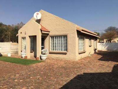 Townhouse For Sale in Potchefstroom Central, North West