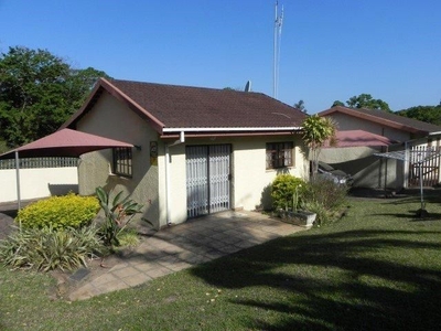 Townhouse For Sale in Uvongo, Kwazulu Natal