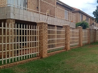 2 Bedroom apartment to rent in Helikonpark, Randfontein