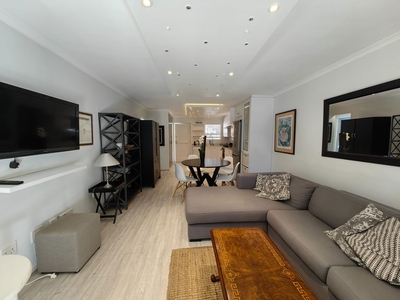 2 bedroom apartment to rent in Oranjezicht