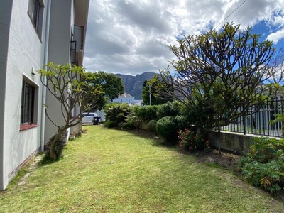 3 Bedroom apartment to rent in Rondebosch, Cape Town