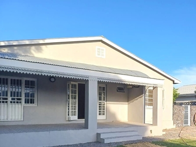 3 Bedroom House For Sale in Rawsonville