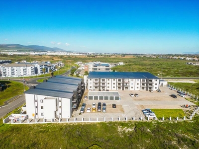 Brand-new 3 bedroom balcony apartment on the 1st floor with views of table mountain..