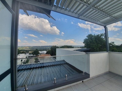 Luxurious 3 Beds Penthouse in Bryanston.
