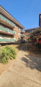 2 Bedroom Flat For Sale in Vanderbijlpark Ce 2, Vanderbijlpark Ce