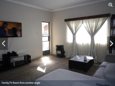 2 Bed Apartment/Flat For Rent Arboretum Bloemfontein