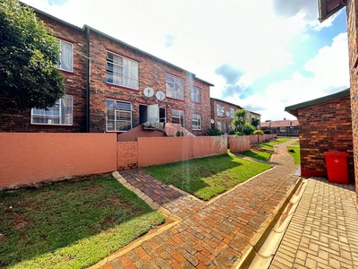 2 Bed Apartment/Flat For Rent Discovery Roodepoort