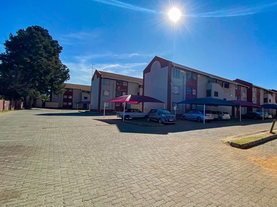 2 Bedroom Apartment For Sale in Kempton Park Central