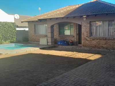 3 Bed House For Rent Bendor Polokwane