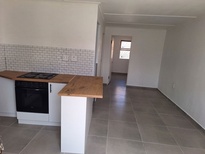 2 bedroom house for sale in Mfuleni (Cape Town)