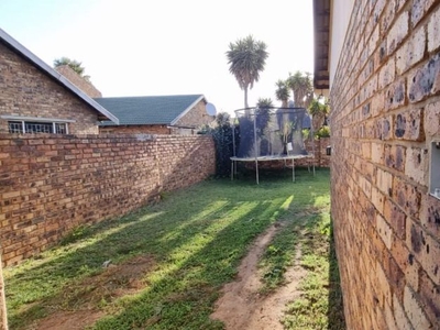 3 Bedroom townhouse - freehold for sale in Reyno Ridge, Witbank