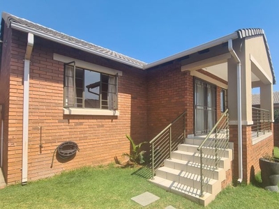 3 Bedroom townhouse - sectional sold in Mooikloof Ridge, Pretoria