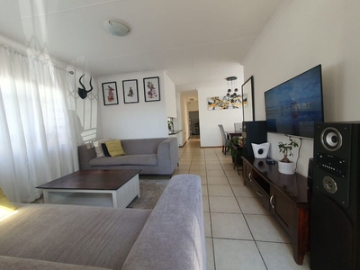 STUNNING 3 BED, 2 BATH HOUSE FOR SALE IN THE POPULAR MORGENHOF GOLF ESTATE