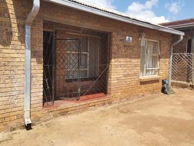 3 Bedroom Freehold For Sale in Kwa-Thema Central